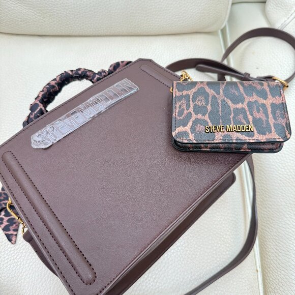 NWT STEVE MADDEN BEVELYN SCARF SATCHEL CROSSBODY BAG CREDIT CARD CASE CHOCOLATE - Picture 4 of 8